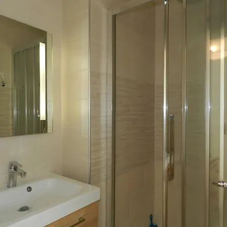 Climatise, Terrasse, Parking Prive, A 150m De La - - Fr-1-251-759 * Bormes-les-Mimosas