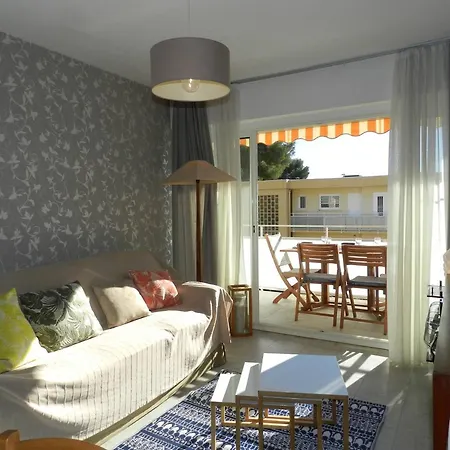 Climatise, Terrasse, Parking Prive, A 150m De La - - Fr-1-251-759 * Bormes-les-Mimosas